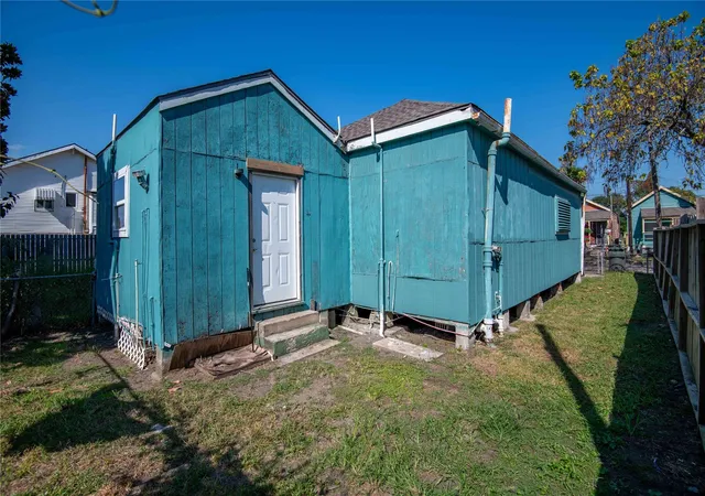 2nd image of 1509 J H Clouser Street, Galveston, TX 77550 | MLS# 44921847