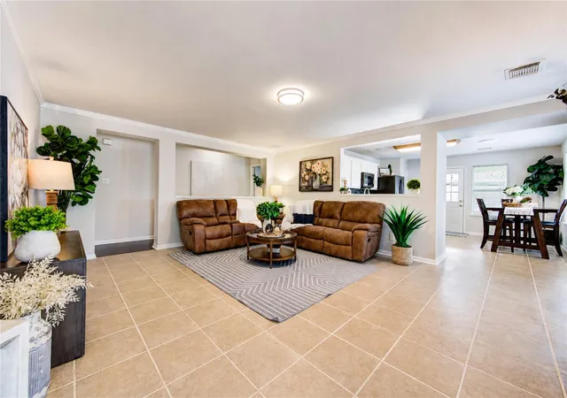 Photo 4 of Sale Pending at 3010 E Legends Bnd Dr, Spring, TX 77386 | MLS# 42171772 | Listing updated on 2026-09-03