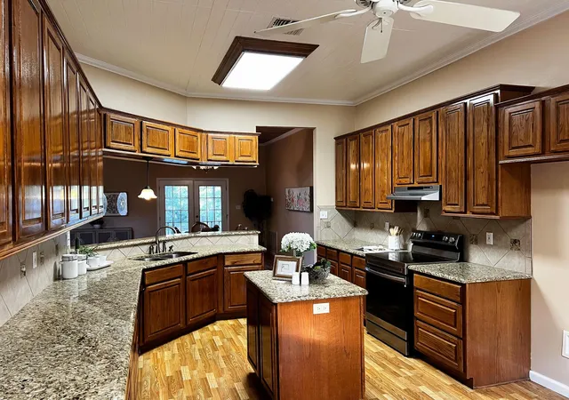 3rd image of 730 Panorama Rd, La Grange, TX 78945 | MLS# 39965081