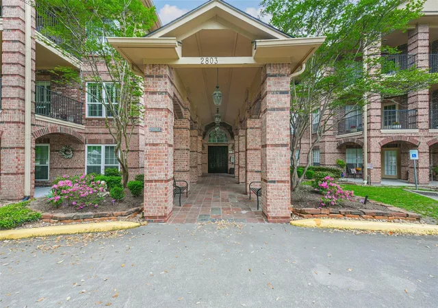 Homes for sale in Kingwood, TX | 2803 Kings Crossing Dr #315, Kingwood, TX 77345 | MLS# 20525333