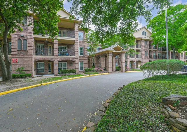 Homes for sale in Kingwood, TX | 2803 Kings Crossing Dr #315, Kingwood, TX 77345 | MLS# 20525333