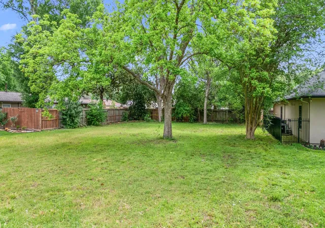 Photo 2 of Land for sale at 1916 Springrock Ln, Houston, TX 77080 | MLS# 36473562 | Listing updated on 2026-07-28