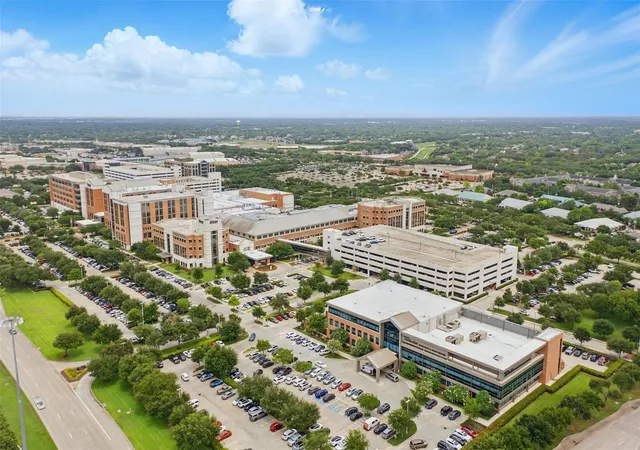 2nd image of 4144 Greystone Wy, Sugar Land, TX 77479