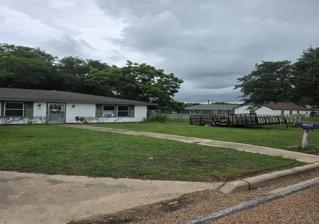 Homes for sale in Eagle Lake, TX | 706 Cemetery Ave, Eagle Lake, TX 77434 | MLS# 31048412