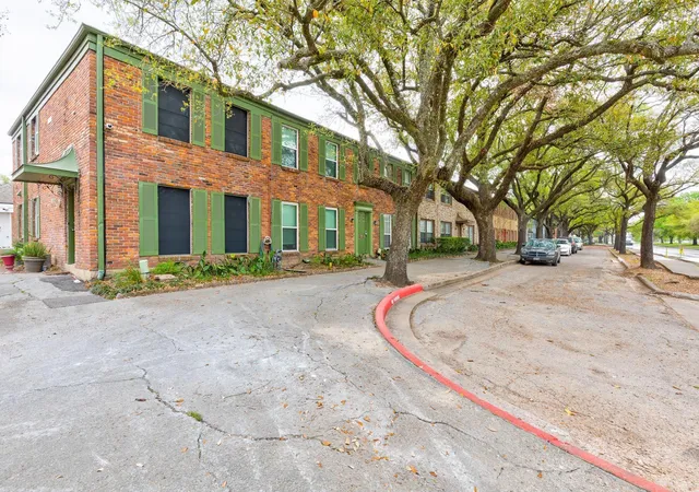 22nd image of 11603 Chimney Rock Rd #4, Houston, TX 77035 | MLS# 37008941