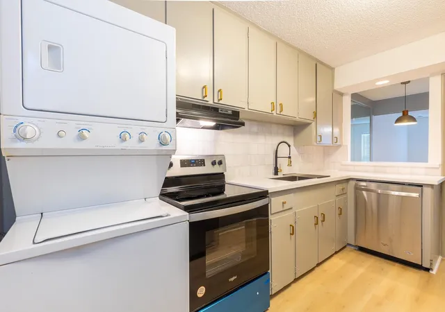 2nd image of 11603 Chimney Rock Rd #4, Houston, TX 77035 | MLS# 37008941
