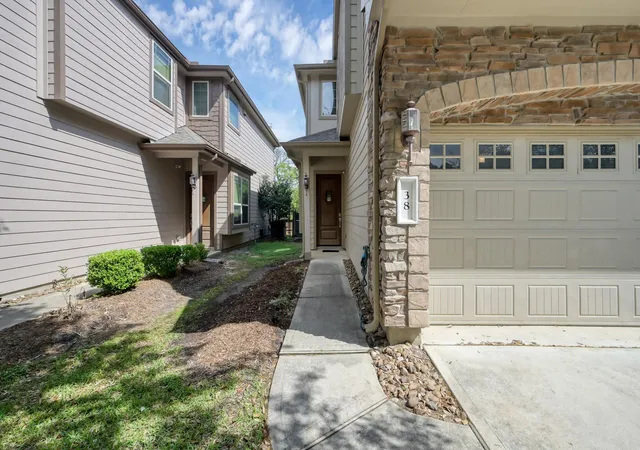 2nd image of 38 Aventura Pl Pl, Spring, TX 77389 | MLS# 98237579
