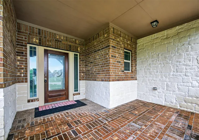 Photo 2 of Single family home for sale at 12370 Lake Conroe Hills Dr, Willis, TX 77318 | MLS# 74329947 | Listing updated on 2026-08-17
