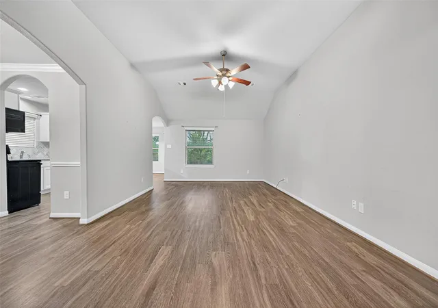 Photo 4 of Single family home for sale at 12370 Lake Conroe Hills Dr, Willis, TX 77318 | MLS# 74329947 | Listing updated on 2026-08-17