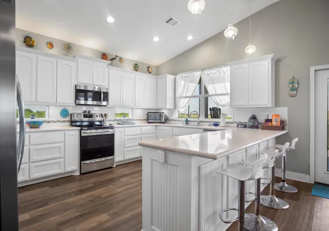 Photo 3 of Single family home for sale at 933 Magnolia Ln, Port Bolivar, TX 77650 | MLS# 77939202 | Listing updated on 2026-09-12