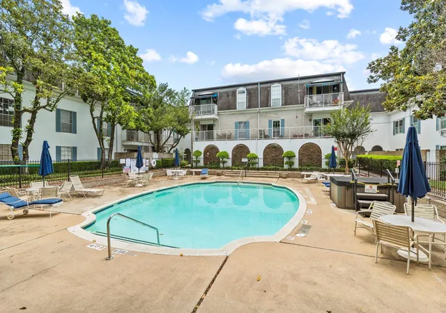 Homes for sale in Houston, TX | 2601 Bellefontaine St #B219, Houston, TX 77025 | MLS# 91141119