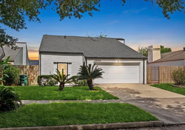 Photo 1 of Sale Pending at 12322 Kitty Brk Dr, Houston, TX 77071 | MLS# 32087289 | Listing updated on 2026-09-19