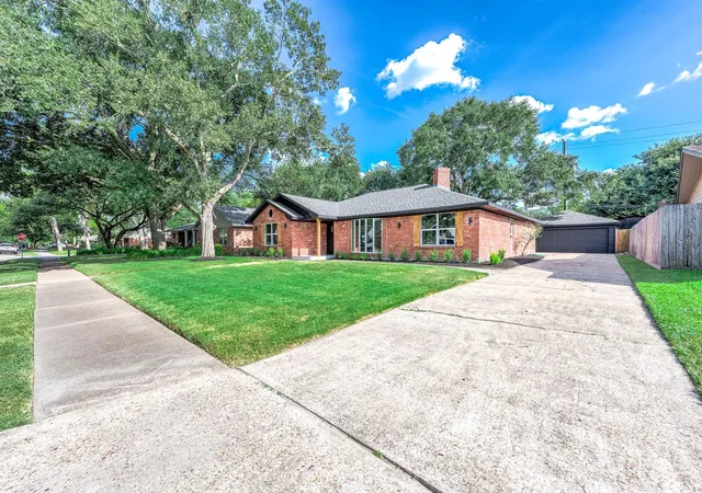 Photo 3 of Single family home for sale at 5507 Valkeith Dr, Houston, TX 77096 | MLS# 33162492 | Listing updated on 2026-09-19