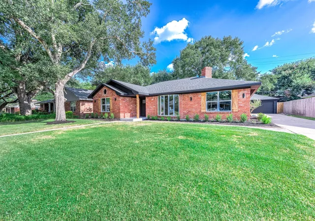 Photo 4 of Single family home for sale at 5507 Valkeith Dr, Houston, TX 77096 | MLS# 33162492 | Listing updated on 2026-09-19