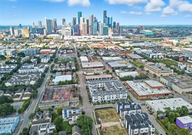 Homes for sale in Houston, TX | 3006 Lamar St, Houston, TX 77003 | MLS# 40616896