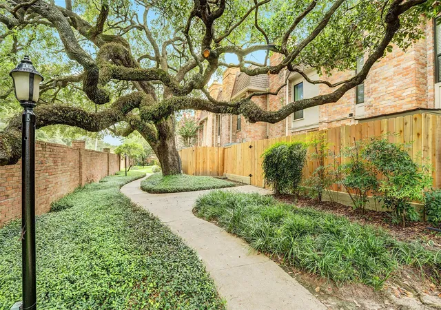 Photo 3 of Condo for sale at 1601 S Shepherd Dr #207, Houston, TX 77019 | MLS# 73026389 | Listing updated on 2026-08-28