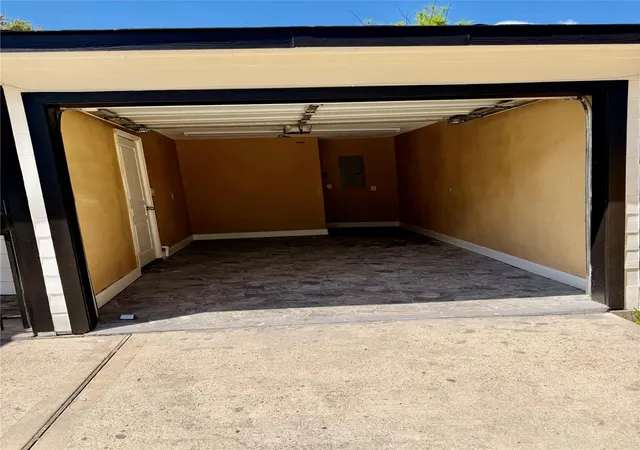 4th image of 7922 Jutland Road Road, Houston, TX 77033 | MLS# 60321949