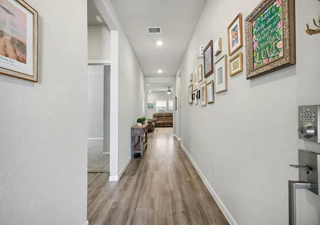 5th image of 7627 Fremantle Ln, Mont Belvieu, TX 77523 | MLS# 36059971