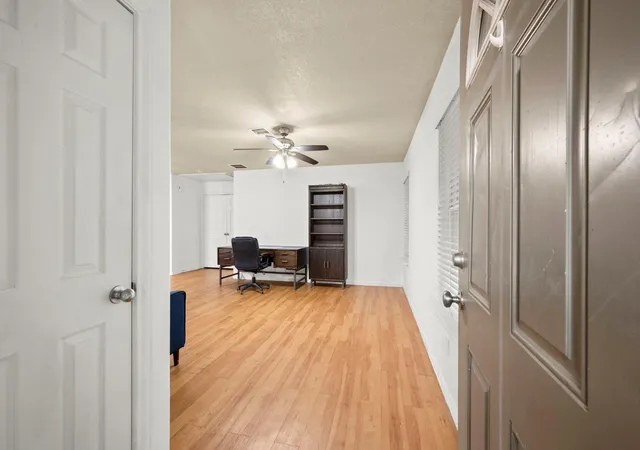 Photo 4 of Townhouse for sale at 16803 Crestmont, Montgomery, TX 77316 | MLS# 58720969 | Listing updated on 2026-09-04