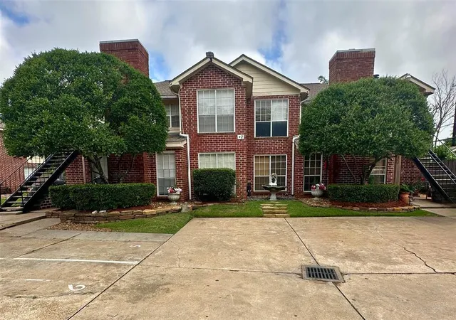 Photo 3 of Multi family home for sale at 7120 Cole Creek Dr, Houston, TX 77092 | MLS# 40380517 | Listing updated on 2026-04-24