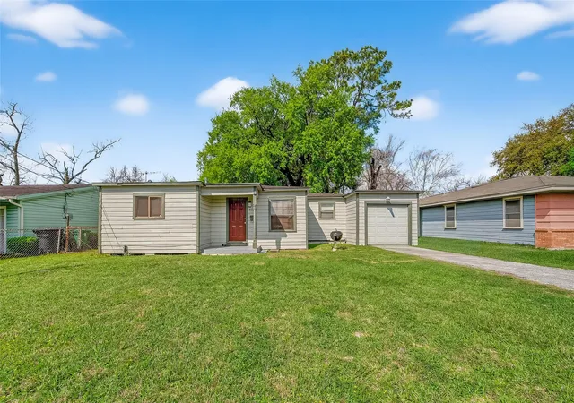 Photo 3 of Single family home for sale at 4109 Woolworth St, Houston, TX 77026 | MLS# 84224437 | Listing updated on 2026-08-22