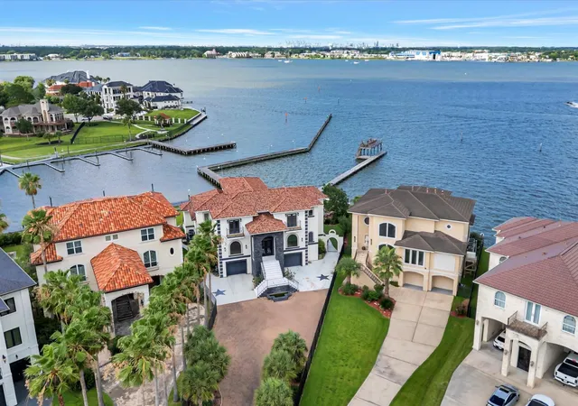 Homes for sale in Kemah, TX | 2240 Marina Wy, Kemah, TX 77565 | MLS# 64316310