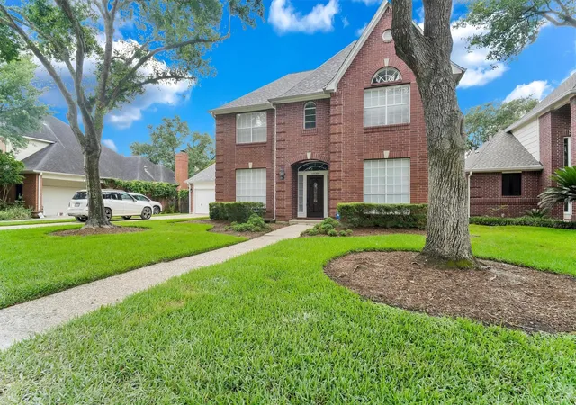 Homes for sale in Houston, TX | 1038 Trapper Hill Dr, Houston, TX 77077 | MLS# 35264530