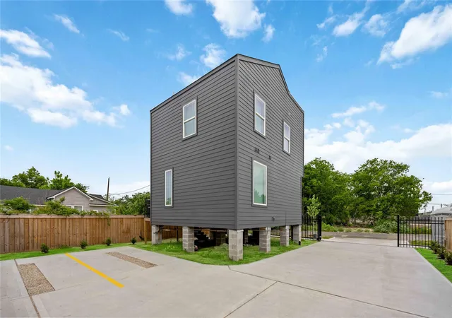 4th image of 1907 Hailey St #A-C, Houston, TX 77026 | MLS# 38943698