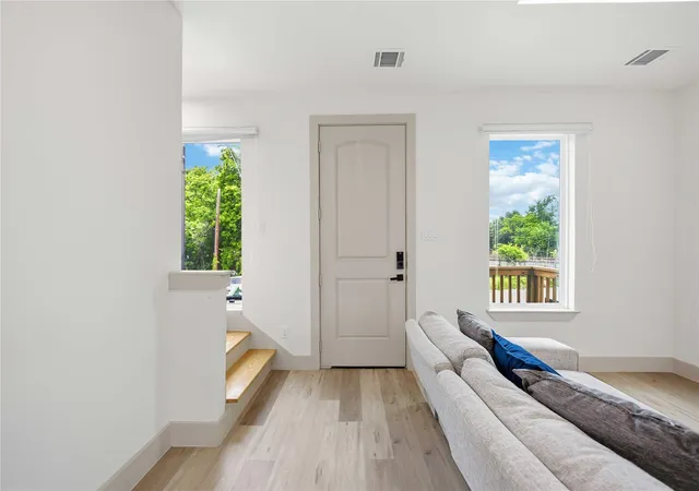 5th image of 1907 Hailey St #A-C, Houston, TX 77026 | MLS# 38943698