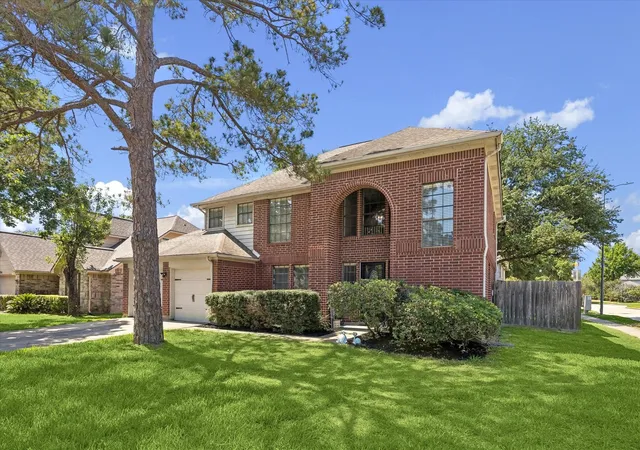 Photo 2 of Single family home for sale at 21402 Park Timbers Ln, Katy, TX 77450 | MLS# 28065422 | Listing updated on 2026-09-18