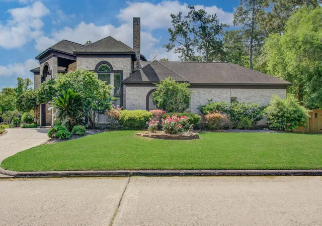 Photo 2 of Single family home for sale at 1703 Brookside Pine Ln, Houston, TX 77345 | MLS# 15588108 | Listing updated on 2026-08-28