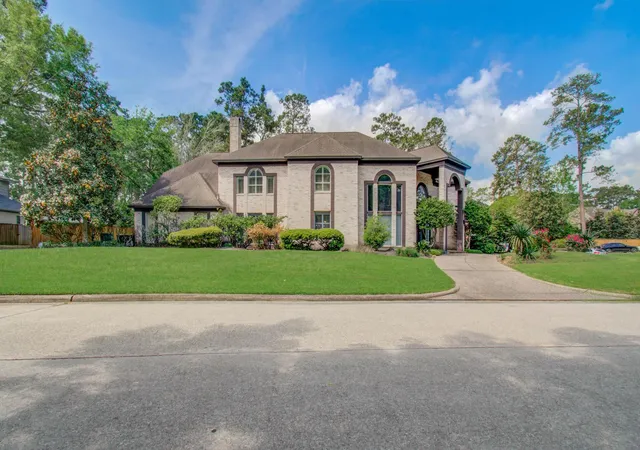 Photo 4 of Single family home for sale at 1703 Brookside Pine Ln, Houston, TX 77345 | MLS# 15588108 | Listing updated on 2026-10-04