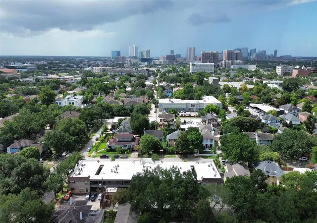 46th image of 606 Marshall St #B6, Houston, TX 77006 | MLS# 28297490