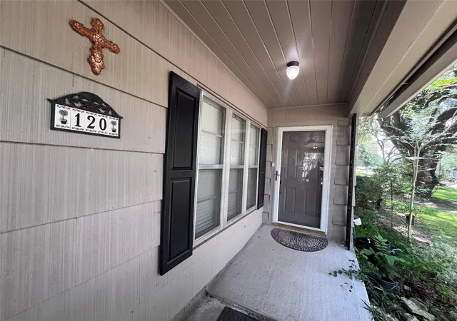 Photo 3 of Single family home for sale at 120 W Stockbridge St, Eagle Lake, TX 77434 | MLS# 30553789 | Listing updated on 2026-09-03