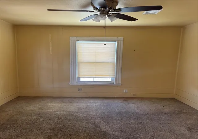 Photo 3 of Single family home for sale at 908 34Th St, Galveston, TX 77550 | MLS# 95397795 | Listing updated on 2026-08-26