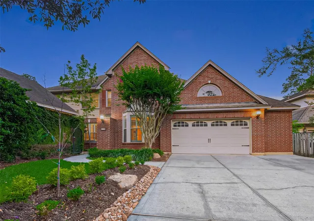 Photo 2 of Single family home for sale at 10 Mirror Ridge Dr, Spring, TX 77382 | MLS# 23795625 | Listing updated on 2026-09-13