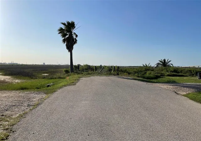 Homes for sale in Surfside Beach, TX | 517 Olive St, Surfside Beach, TX 77541 | MLS# 33887611