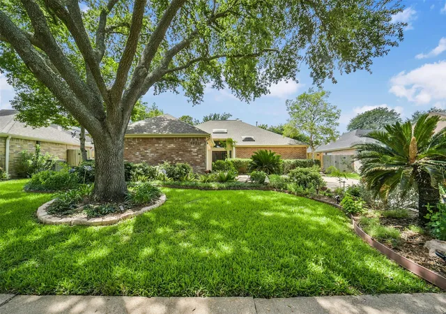 2nd image of 12219 Burgoyne Dr, Houston, TX 77077 | MLS# 6877104