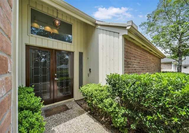 3rd image of 12219 Burgoyne Dr, Houston, TX 77077 | MLS# 6877104