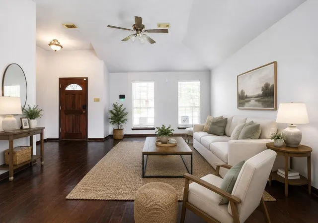 4th image of 4525 Allegro Dr, Seabrook, TX 77586 | MLS# 23181586