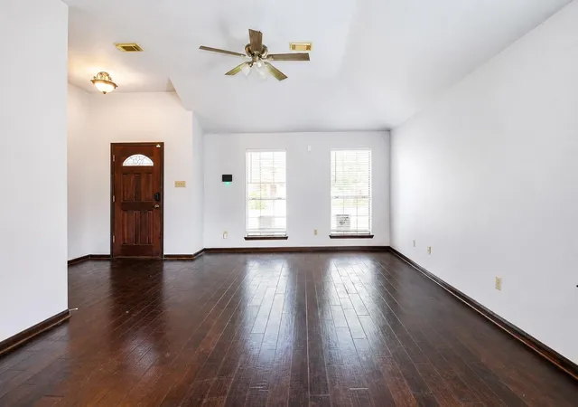 5th image of 4525 Allegro Dr, Seabrook, TX 77586 | MLS# 23181586