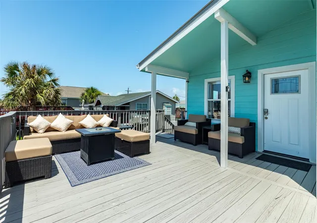 Photo 3 of Single family home for sale at 16519 Nassau Way, Galveston, TX 77554 | MLS# 49514939 | Listing updated on 2025-11-21