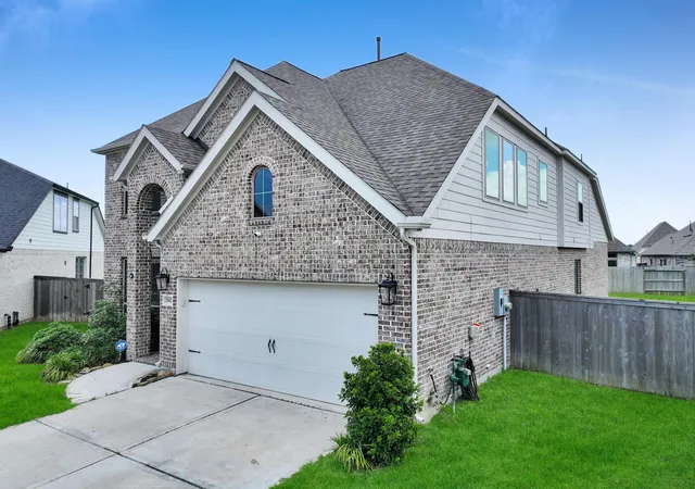Photo 2 of Single family home for sale at 19407 Filly Chase Ct, Tomball, TX 77377 | MLS# 80912121 | Listing updated on 2026-09-01