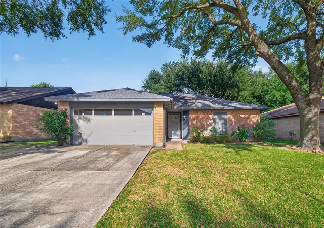 Photo 1 of Single family home for sale at 7522 Flair Oaks Dr, Houston, TX 77040 | MLS# 78120696 | Listing updated on 2026-08-22