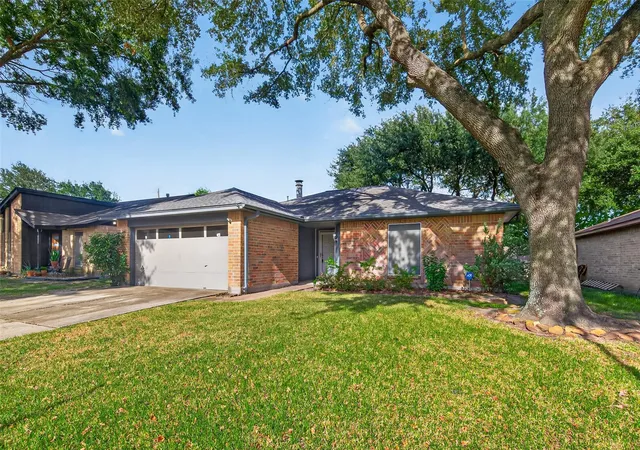 Photo 2 of Single family home for sale at 7522 Flair Oaks Dr, Houston, TX 77040 | MLS# 78120696 | Listing updated on 2026-08-22