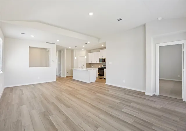 Photo 4 of Single family home for sale at 5213 Redbud Valley Dr, Pearland, TX 77584 | MLS# 23743010 | Listing updated on 2026-08-27