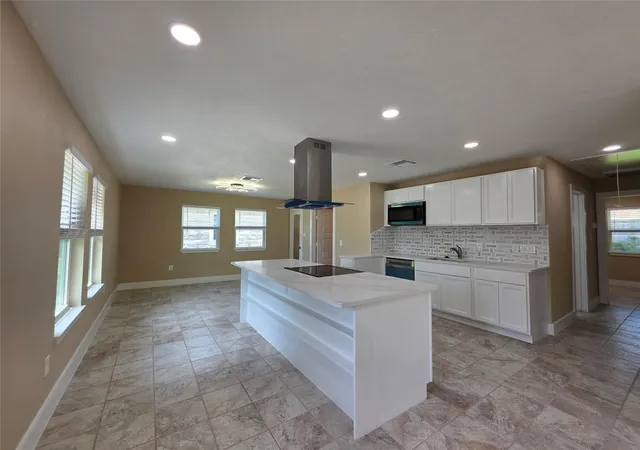 4th image of 2306 19Th Ave N, Texas City, TX 77590 | MLS# 70351423