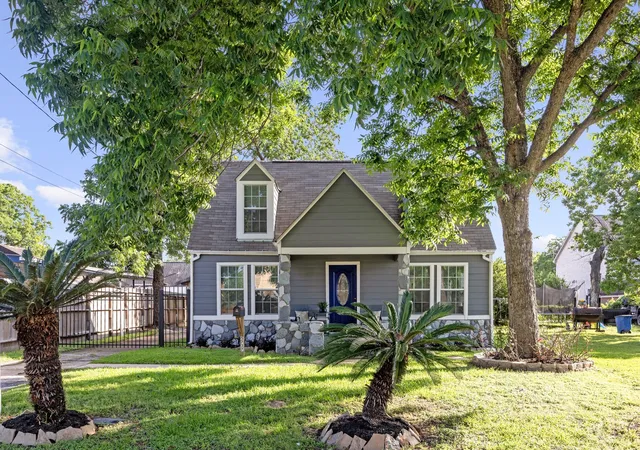 Photo 2 of Single family home for sale at 5737 Dorbrandt St, Houston, TX 77023 | MLS# 97980999 | Listing updated on 2026-07-12