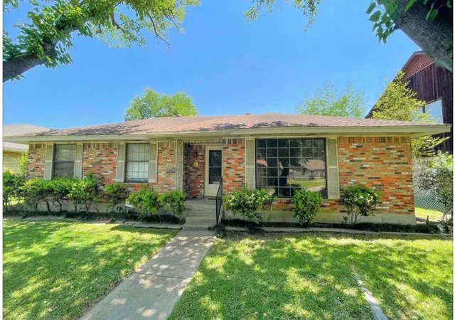 1st image of 1940 Shady Glen Ln, Dallas, TX 75232 | MLS# 67388295