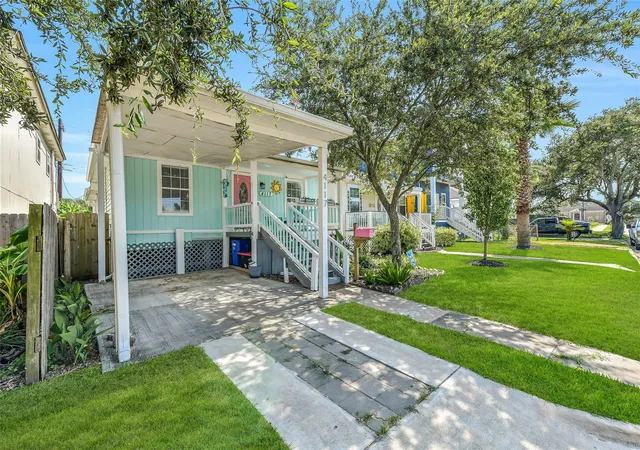 Photo 1 of Single family home for sale at 4117 Avenue M 1/2, Galveston, TX 77550 | MLS# 45566353 | Listing updated on 2026-09-20